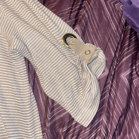 Top - Picture 4 of 7